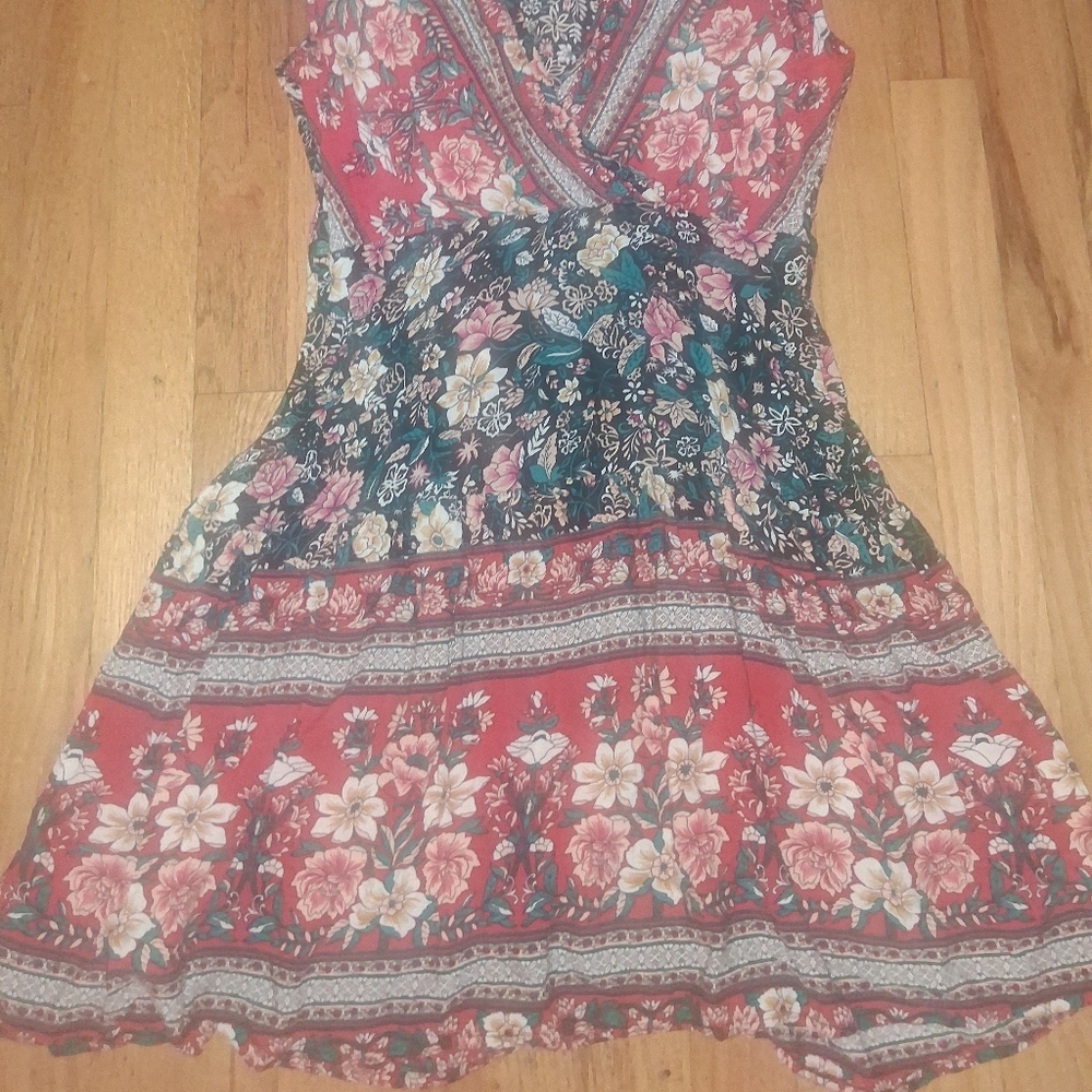 SHEIN Red and Green Floral Mini Dress - Picture 2 of 4